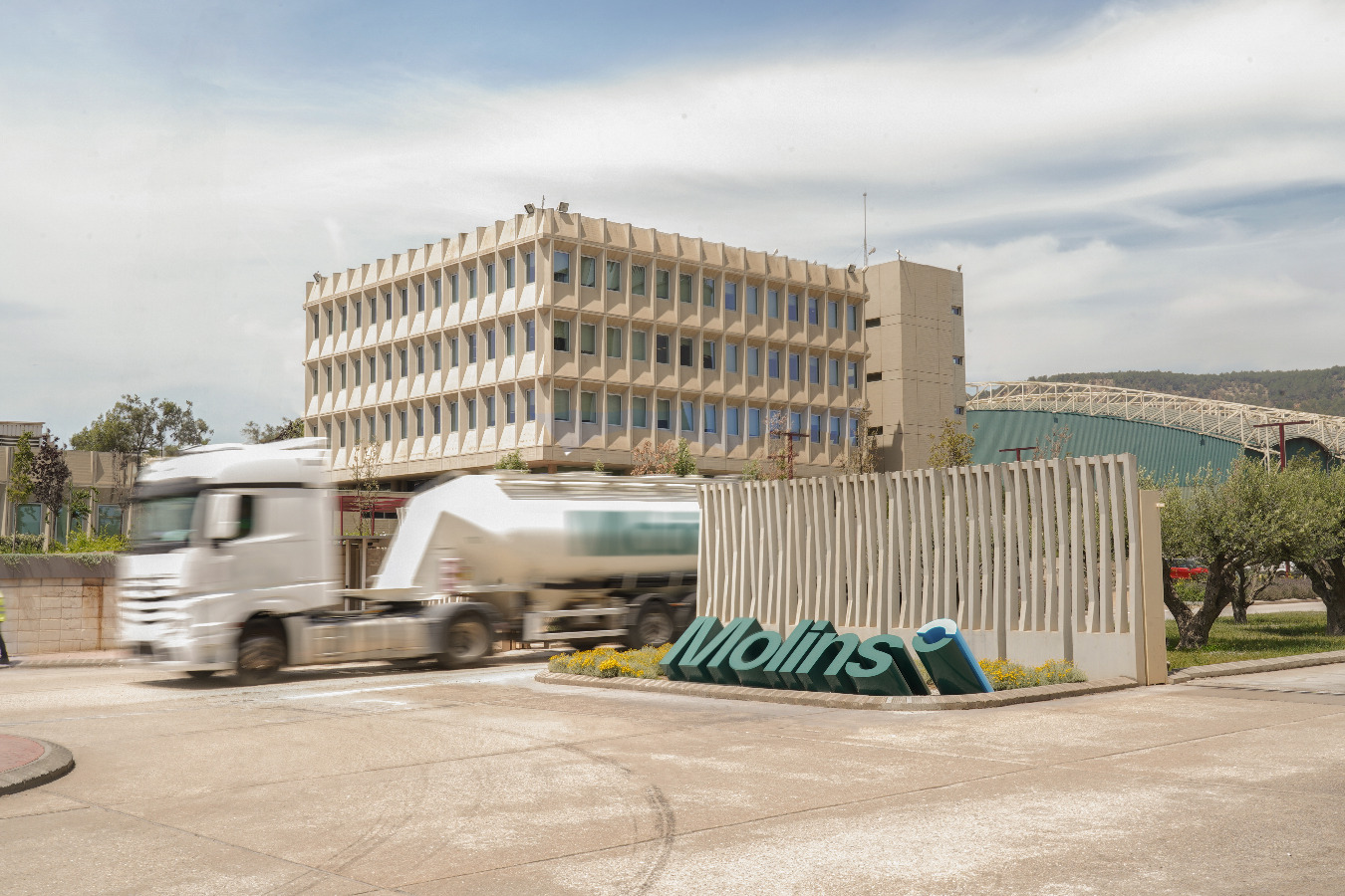 Molins delivers strong results with margin expansion in the first nine months of the year
